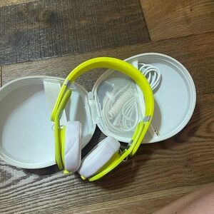 Beats mixr by Dre On-Ear Headphones Green and White